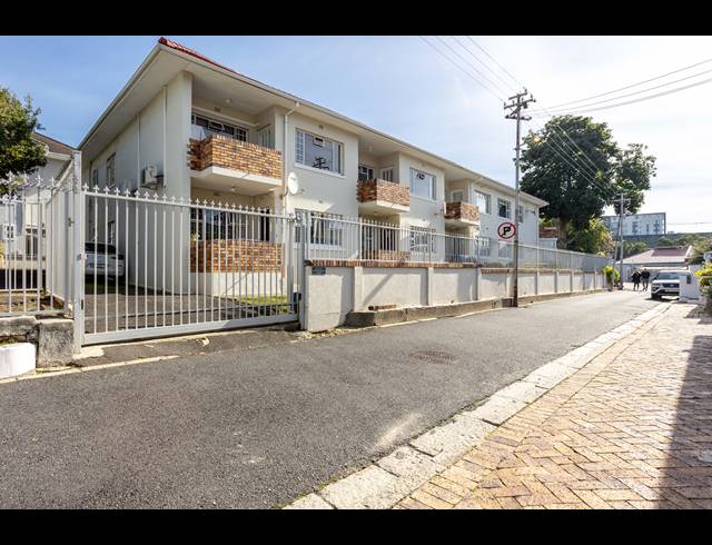 2 BEDROOM APARTMENT RENTED IN CLAREMONT UPPER